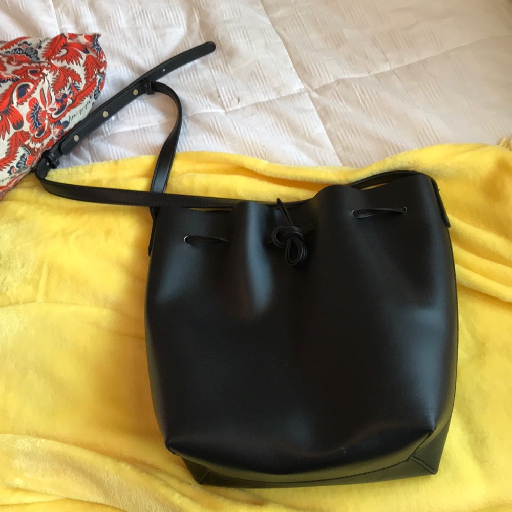 Bucket bag